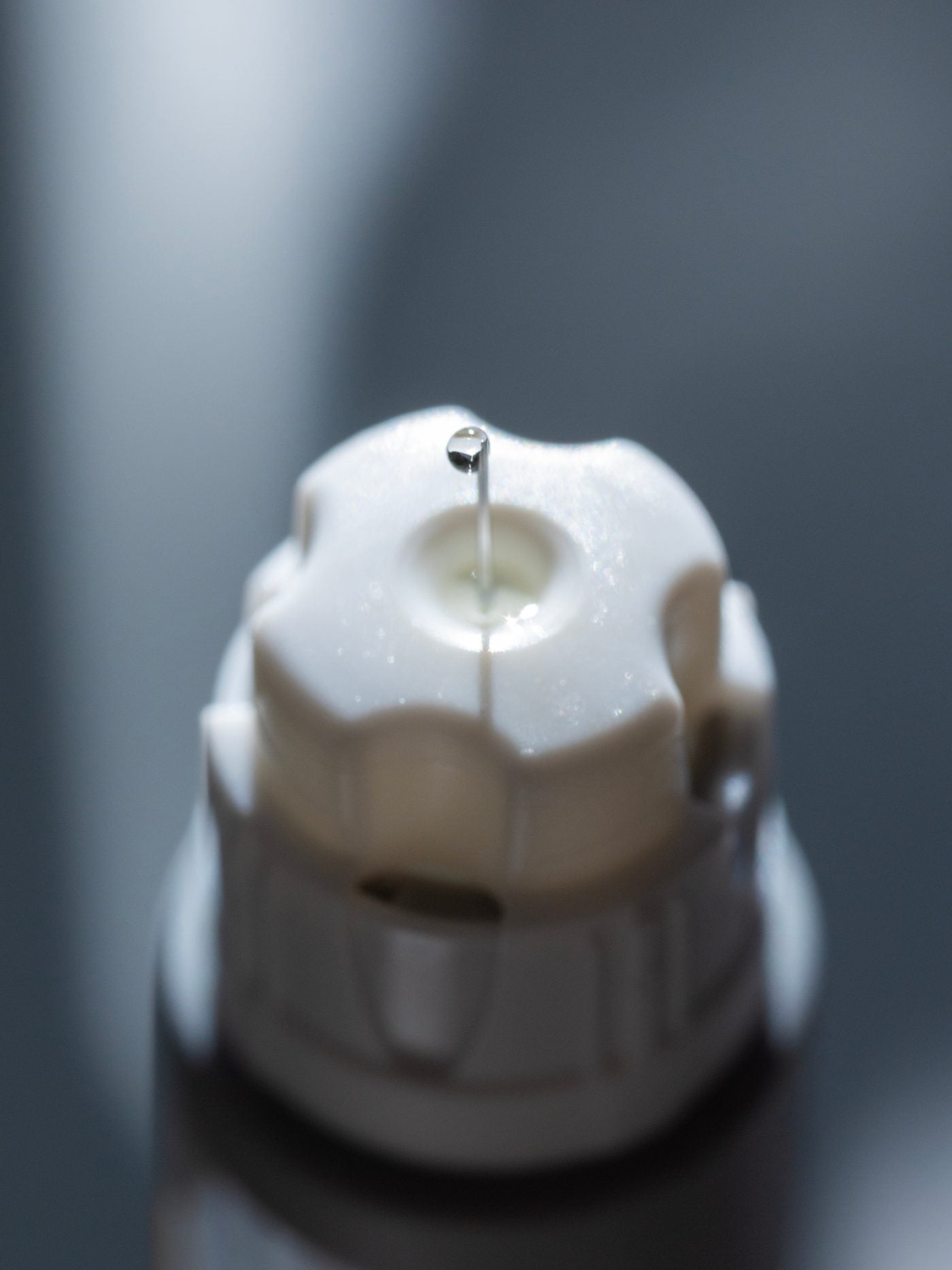 Injector pen tip, macro